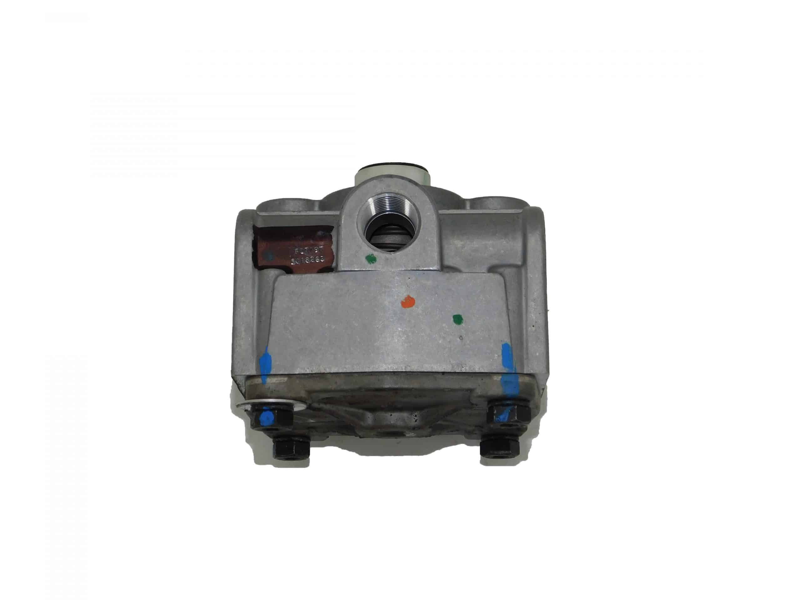 Bendix R-12 Relay Valve w/ Bracket | # BW 803115